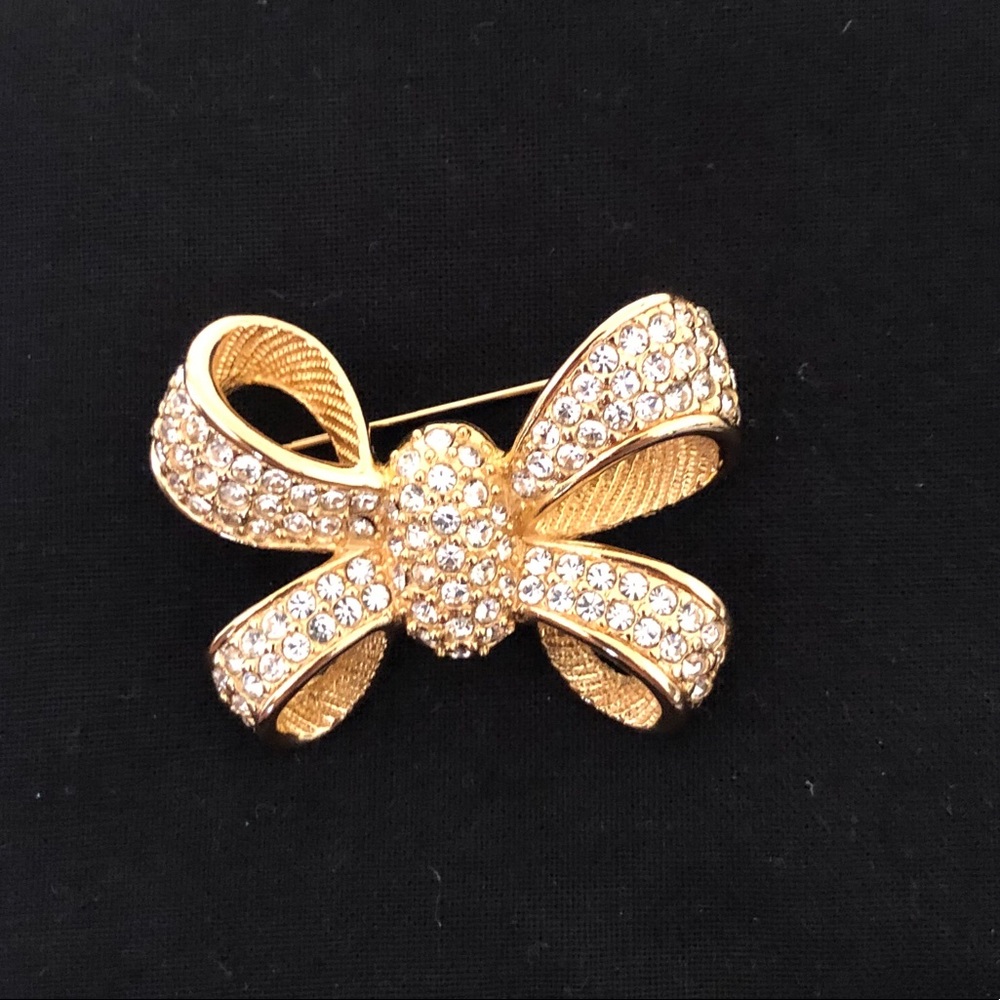 CHRISTIAN DIOR BROOCH